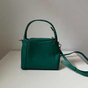 Matt and Nat Mini Cross Body Bag